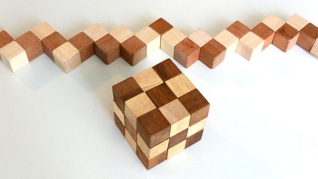 Snake Cube :: Houten Breinbreker